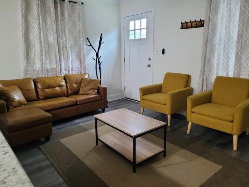 Durham Casa | Renovated 2 Bed Walltown Home Walk To Duke! A