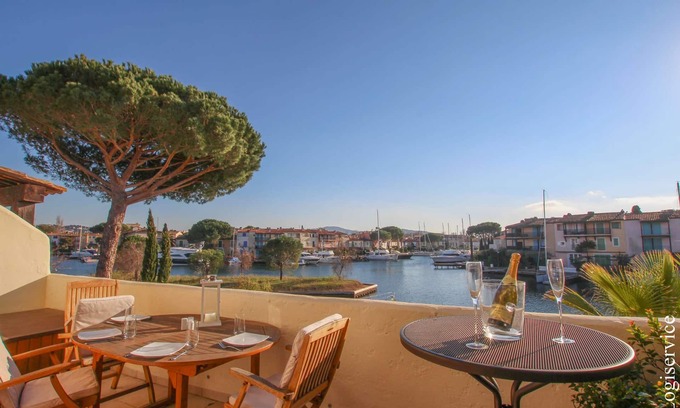 Port Grimaud Apartamento | Apartamento reformado de 3 habitaciones con amarre de 14 m.