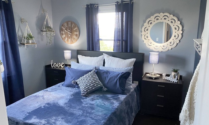 Monroe Apartamento | Renovated 2 Bedroom with King Bed, Pets Welcome, Washer & Dryer