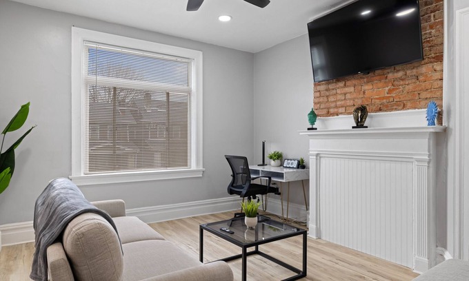 Pittsburgh Apartamento | Renovated 2BR/1BA Apt in Highland Park!