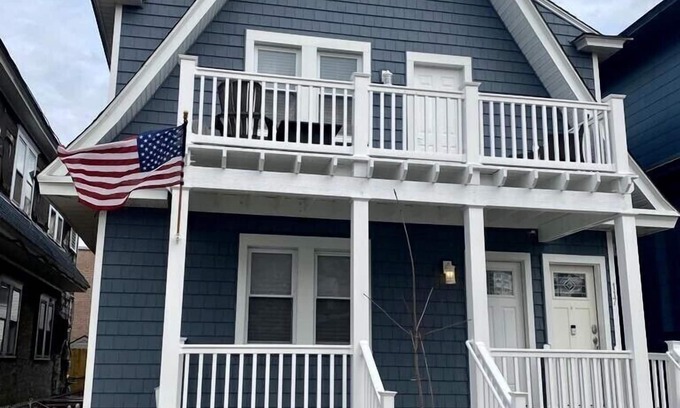 Ventnor City Condominio | Renovated 2nd flr Condo 3 blocks from Ventnor beach, right off of Ventnor ave!