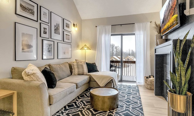 Great Valley Condominio | 3-bed, 2-bath, Condo, King Bed, A/C, Pickleball