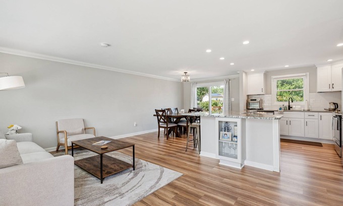 Annapolis Casa | Renovated 3BR Home Near Sandy Point & Annapolis