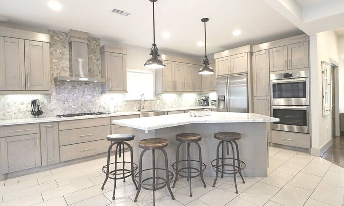 Houston Casa | Renovated 4 Bedroom, 3 Bath Private Home Fully-furnished near MDA, TMC, Galleria