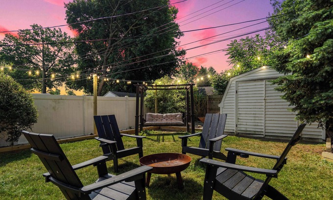 Ferndale Casa | Newly Renovated 5BR/2BA w/ Barrel Sauna