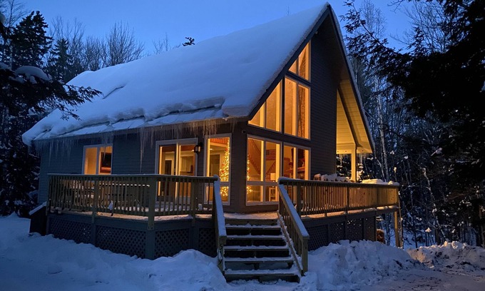 Mountain Acres Casa | Renovated 5BR ski house minutes from Stratton, Bromley, Mt. Snow & Magic Mtn!