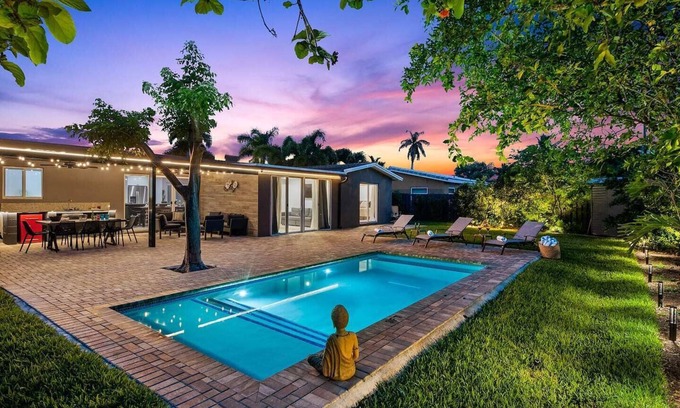Coral Heights Casa | NEAT.life - Casa familiar 3BR c/Piscina climatizada y BBQ