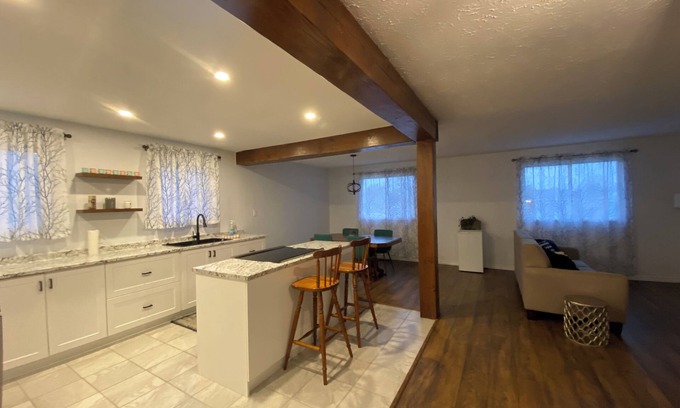 Welland Casa | Renovated and spacious home, near several attractions!