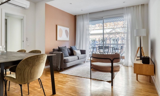 L'Antiga Esquerra de l'Eixample Apartamento | Renovated Antiga Esquerra de l'Eixample 3BR w/ Balcony, by Blueground