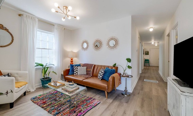 Beach Institute Apartamento | Renovated Apartment Near Forsyth Park, Courtyard, Heated Pool Access