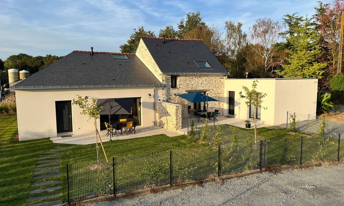Nort-sur-Erdre Cabaña | Gîte rural rénové avec jardin, proche de Nantes, au cœur d'une ferme avec verger commun.