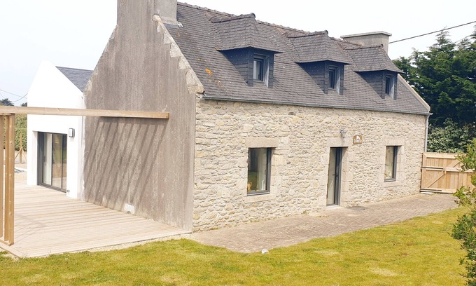 Plouguerneau Casa | Renovated Breton house
