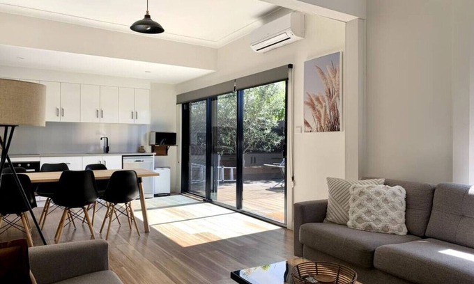 Launceston CBD Casa | Renovated Character Home