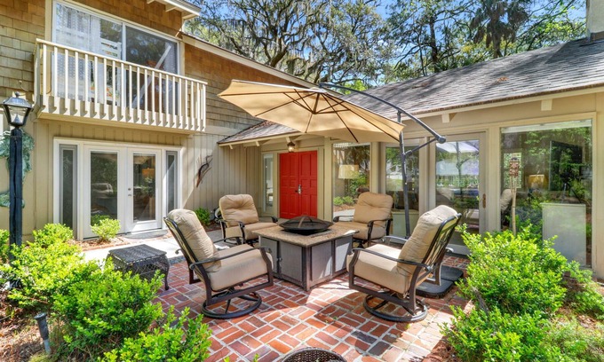Lawton Woods Casa | Renovated coastal Sea Pines beach home with a private pool