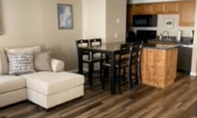 East Burke Condominio | Renovated Condo, Mountain Bike right from the door to the Kingdom Trail system.