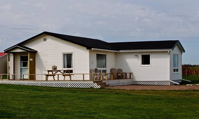 Sea View Cabaña | Recientemente renovado cabaña pasos de la playa más hermosa de PEI
