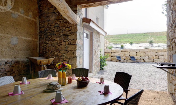 Panissieres Cabaña | Casa rural renovada con fibra en Panissières