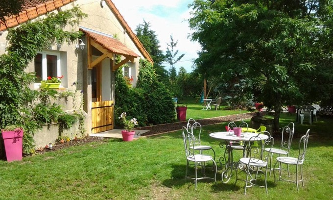Avermes Cabaña | Casa rural con piscina, parque, juegos y WiFi en alquiler