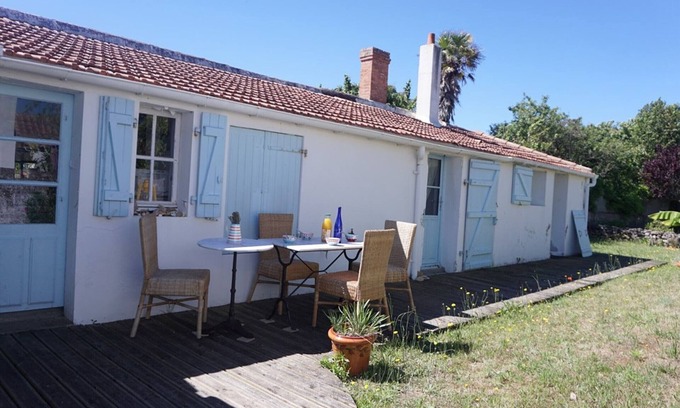 Barbatre Casa | Casa renovada a 500m de la playa con jardín y terraza, ideal para 4 personas