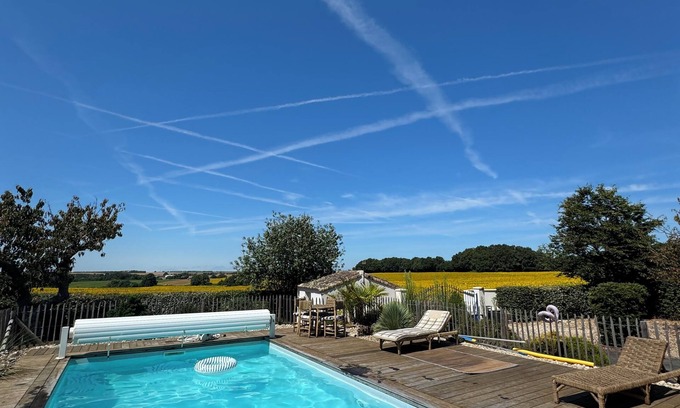 Serigne Casa | Renovated country house with swimming pool