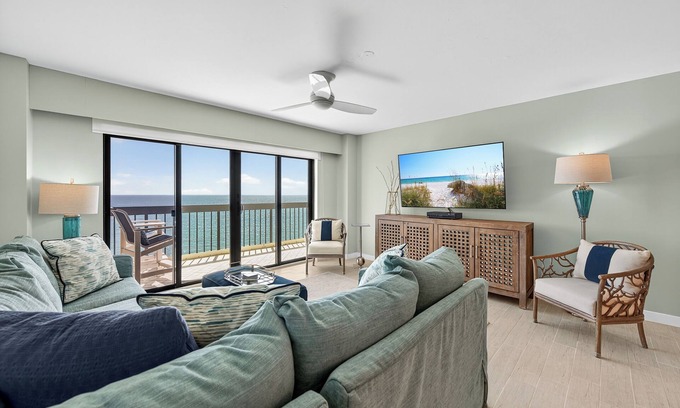 Ormond-by-the-Sea Condominio | Renovated direct oceanfront condo with spacious balcony, heated pool, and garage parking