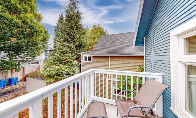 Phinney Ridge Casa | Renovated, dog-friendly duplex home with balcony - walk to Green Lake
