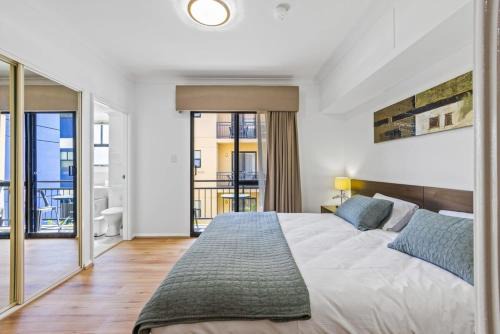 Northbridge Apartamento | Renovated Family Apartment with Pool & WiFi