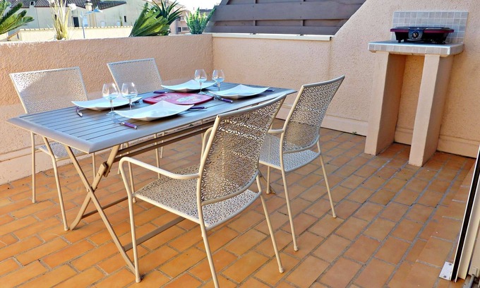 Marseillan Plage Apartamento | Renovated flat with air conditioning