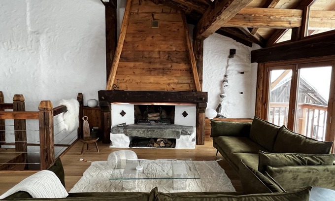 Sainte-Foy-Tarentaise Chalet De Esquí | Renovated 18th century chalet in charming alpine hamlet