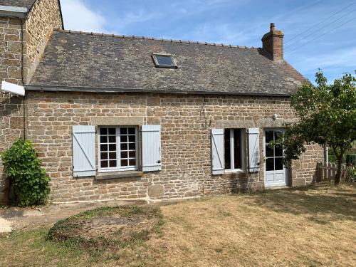 Herce Casa | Renovated French Country Bungalow for Two - A Home for Your Next Holiday