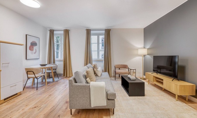 Ville Haute Apartamento | Renovated Grund 1BR nr bus station, by Blueground