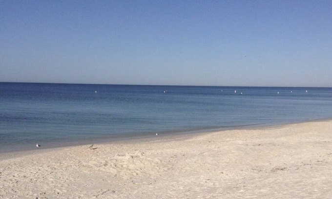 Bonita Springs Cabaña | Renovated guest house. Bike to the beach! Tax, VRBO fee and $10 clean fee only.