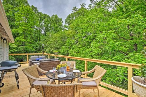 Highlands Casa | Renovated Highlands Cottage 3 Miles to Downtown!