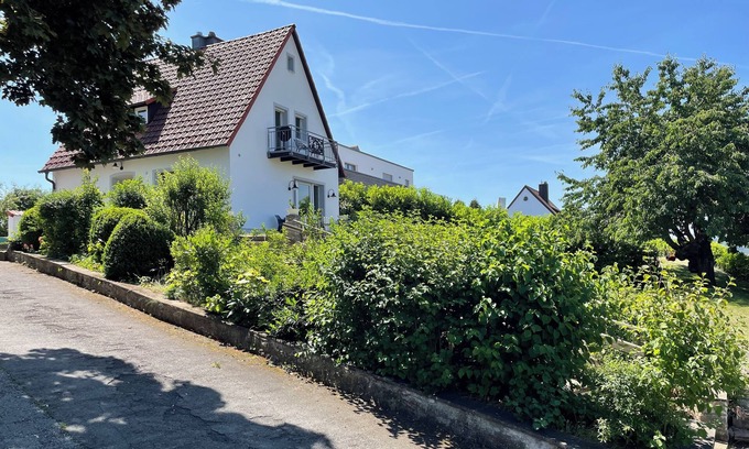 Colmdorf Casa | Renovated historic detached house with panoramic views over Bayreuth