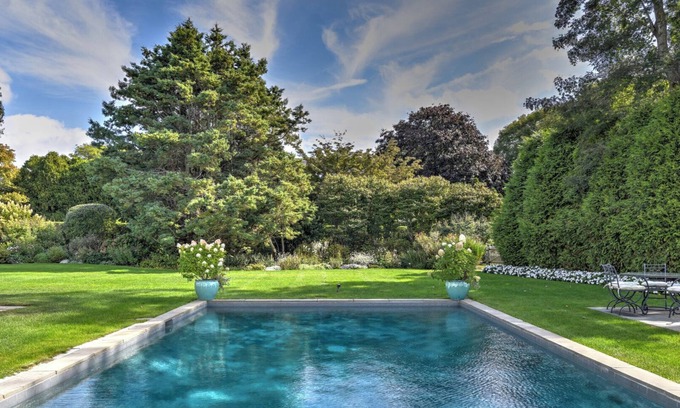 Village of Southampton Casa | Renovated Historical, Sun Room in Peaceful Backyard, Close to Beach and...