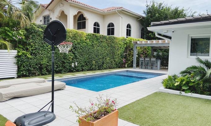 Coral Gables Casa | Renovated home in the heart of South Miami