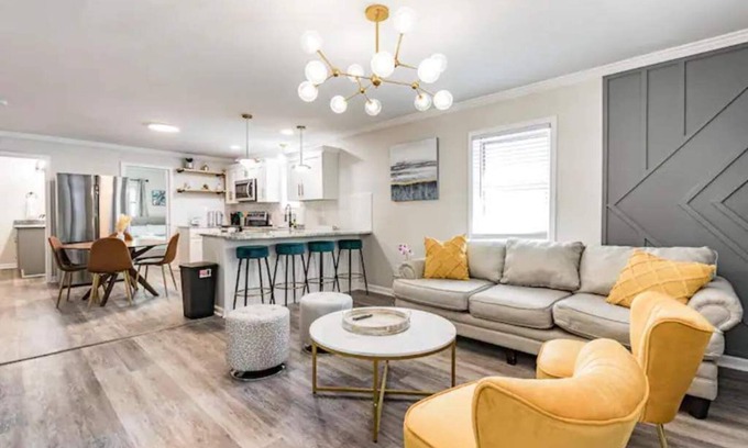 East Durham Casa | renovated house close to Dtown Durham w king bed