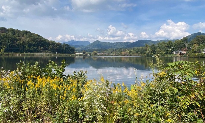 Lake Junaluska Casa | Renovated Lakefront Home with Stunning View