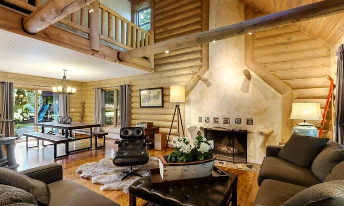 Country Club Estates Casa | * NUEVO * Hermosa Log Cabin Home en Fontana