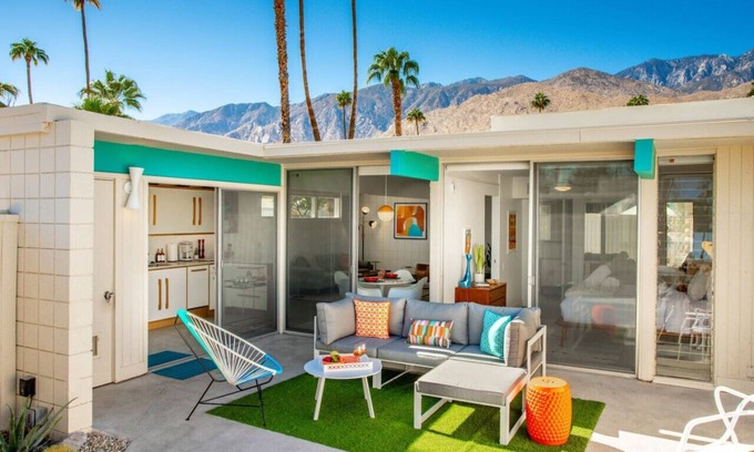 Twin Palms Apartamento | Renovated, luxe mid-century Ocotillo gem w/patio