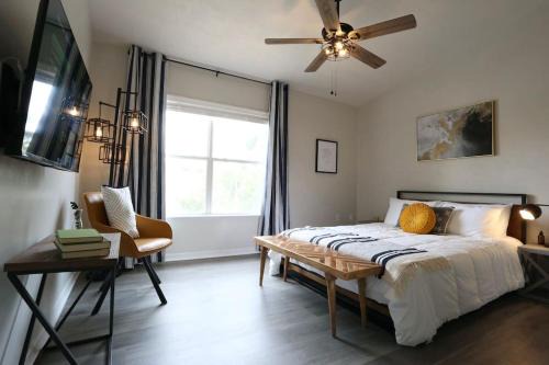 Gainesville Casa | Renovated Modern Industrial Suite 2 BR Condo