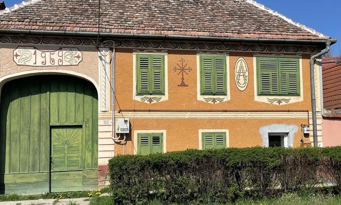 Altana Apartamento | Renovated old farmhouse with great opportunities nearby