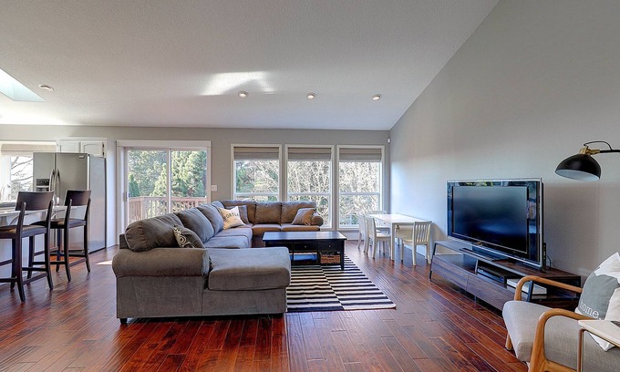 West Haven-Sylvan Casa | Bellamente renovado Portland Single Story Home- Wine Country, Nike, Intel, Zoo