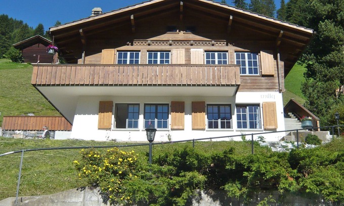 Adelboden Chalet De Esquí | Apartamento tranquilo, soleado y acogedor de 3 habitaciones con vistas a las montañas