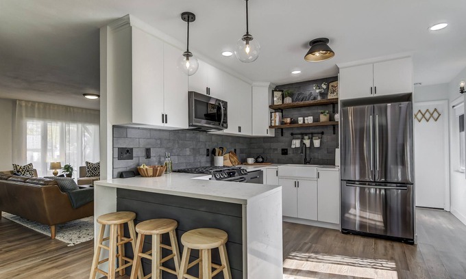 Lincoln Casa | Renovated Retreat