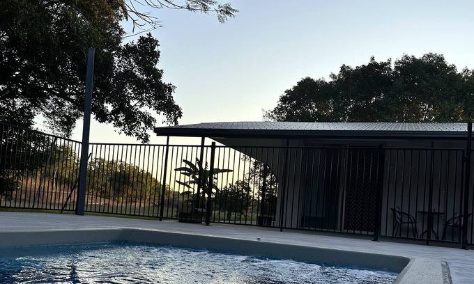 Virginia Cabaña | Renovated Rural Cottage With Private Pool & Fire Pit, Only Minutes to Shops