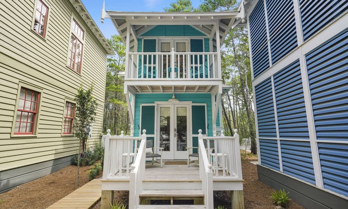 Seaside Casa | Renovated Seaside Cottage, Pet Friendly, Luxury Touches+ 2 Adult Bikes!
