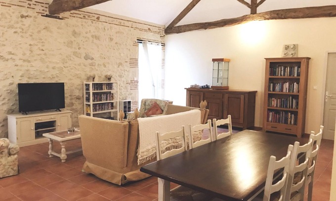 Dolmayrac Casa | Granero de piedra restaurado con gran piscina en Smallholding en campo