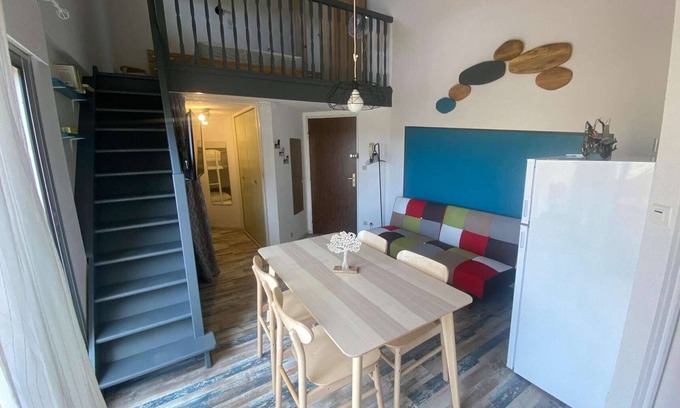 Marseillan Plage Apartamento | Estudio renovado con cabina y altillo, terraza, aparcamiento privado, mascotas permitidas