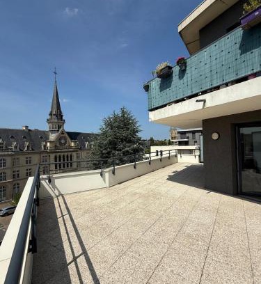 Le Bon Sauveur Apartamento | Renovated studio with 50 m2 terrace
